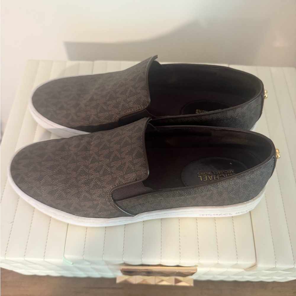 Women’s Michael Kors Keaton Logo Brown Sneakers Sz 7.5 Like New
